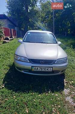 Седан Opel Vectra 2001 в Киеве