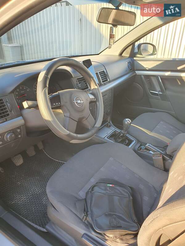 Седан Opel Vectra 2004 в Мукачево