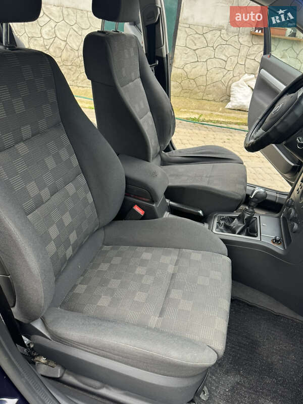 Ліфтбек Opel Vectra 2003 в Тернополі