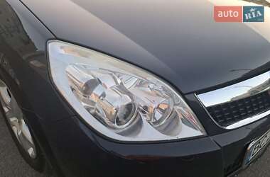 Лифтбек Opel Vectra 2006 в 