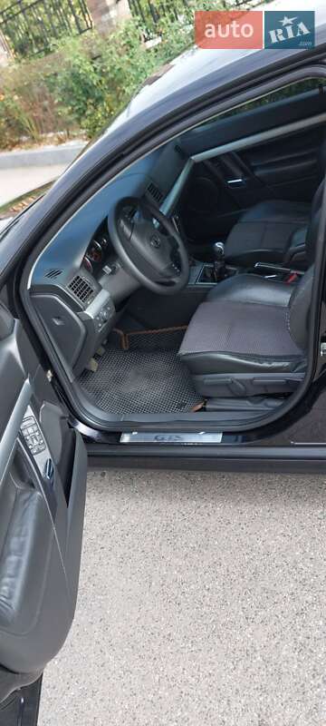 Лифтбек Opel Vectra 2003 в Полтаве