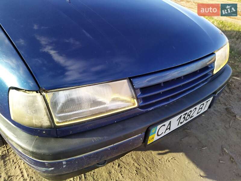 Седан Opel Vectra 1990 в Черкассах фото 8 Седан Opel Vectra 1990 в Черкассах