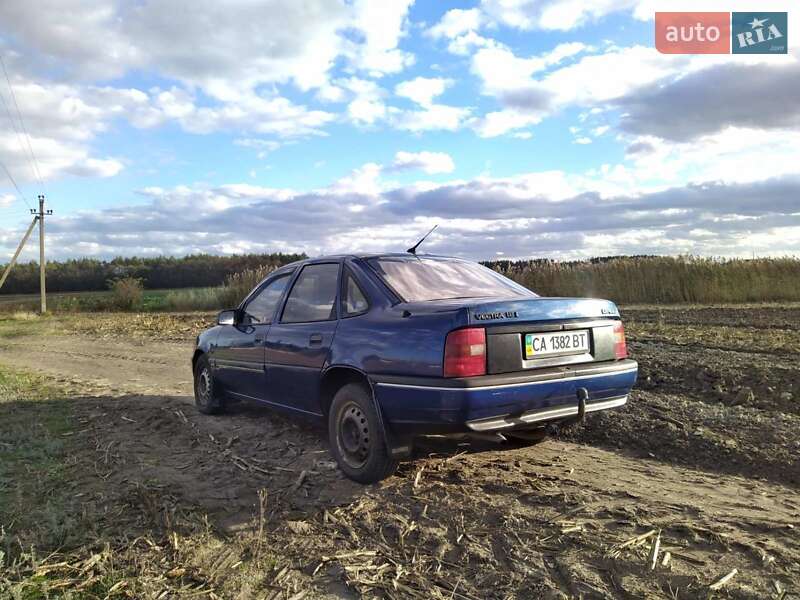 Седан Opel Vectra 1990 в Черкассах фото 5 Седан Opel Vectra 1990 в Черкассах