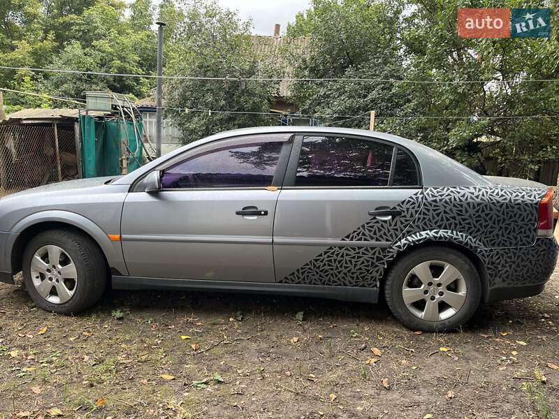 Седан Opel Vectra 2003 в Тростянці