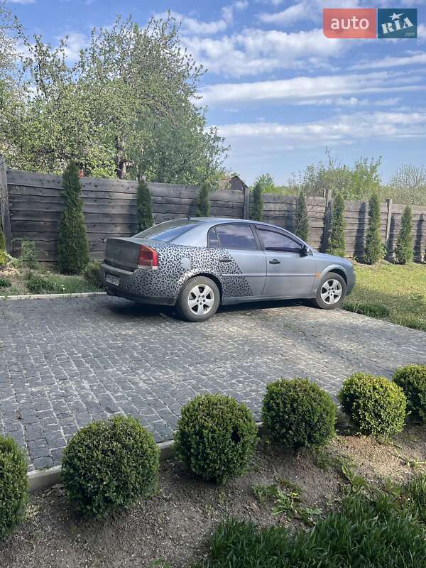 Седан Opel Vectra 2003 в Тростянці