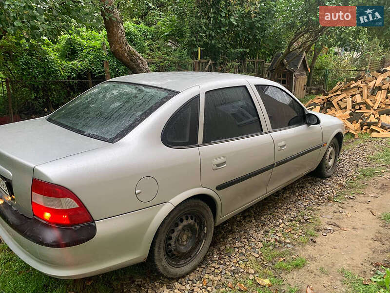Седан Opel Vectra 1998 в Коломые