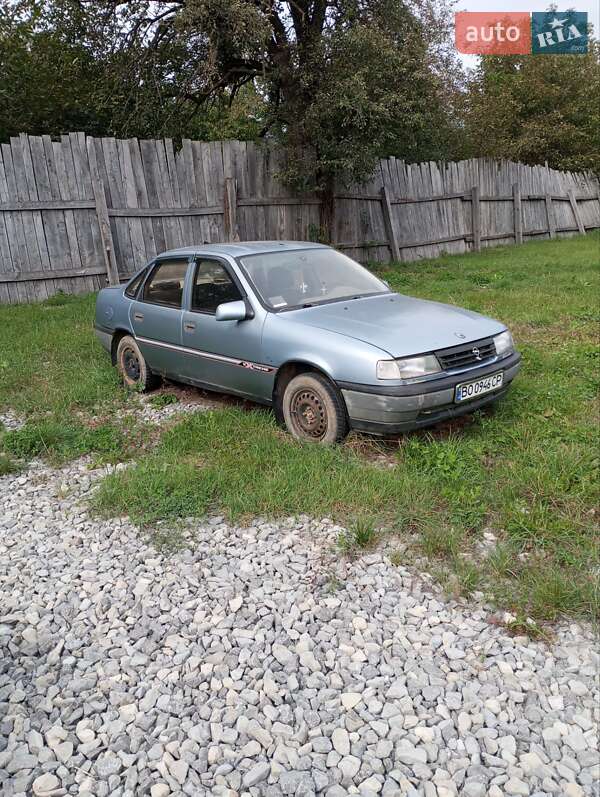 Седан Opel Vectra 1988 в Борщеве