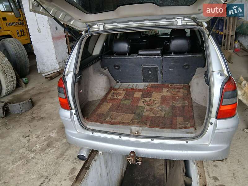Универсал Opel Vectra 1999 в Коростене