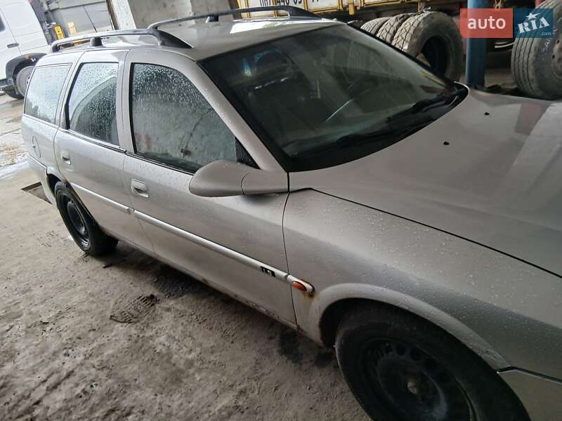 Универсал Opel Vectra 1999 в Коростене
