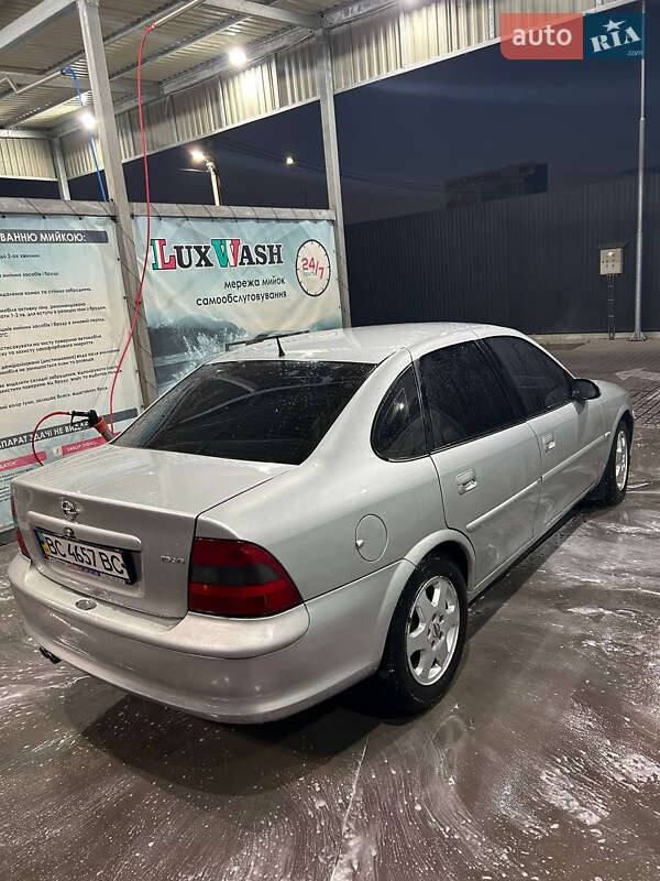 Седан Opel Vectra 1998 в Львове
