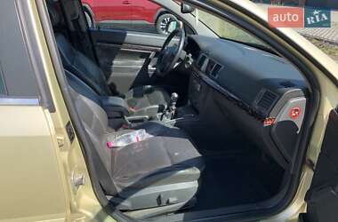 Универсал Opel Vectra 2005 в 
