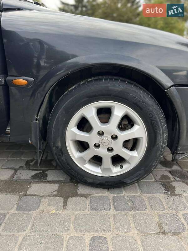 Седан Opel Vectra 1997 в Тернополе