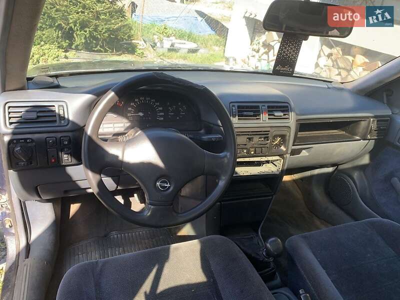 Седан Opel Vectra 1991 в Ужгороде