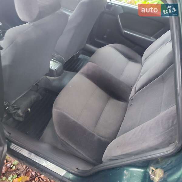 Седан Opel Vectra 1995 в Черновцах