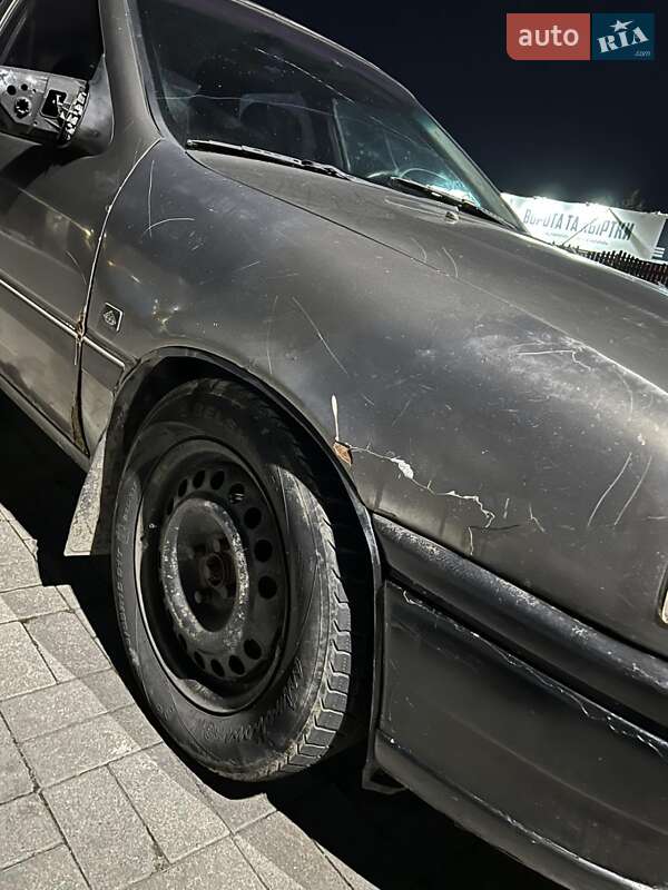 Седан Opel Vectra 1990 в Стрые