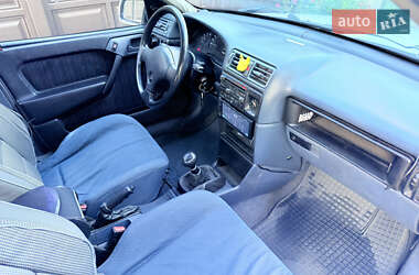 Лифтбек Opel Vectra 1992 в 