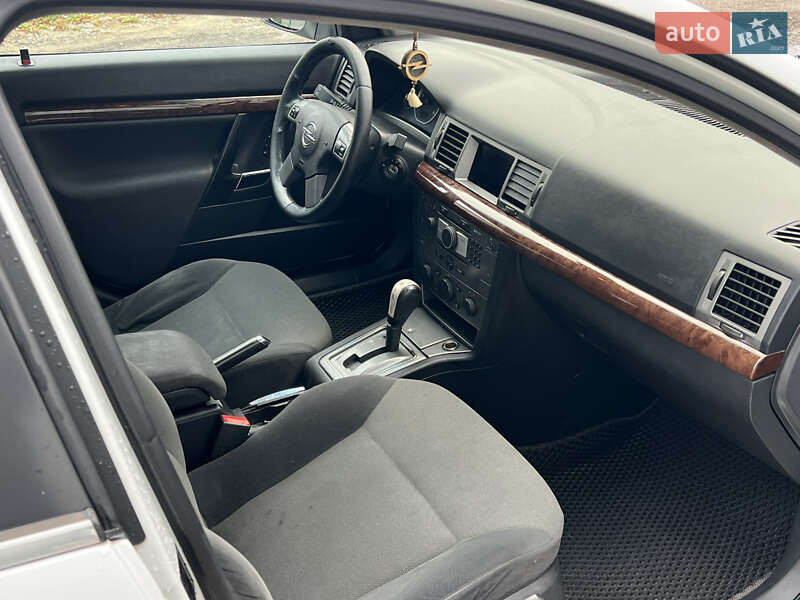 Универсал Opel Vectra 2004 в Киеве