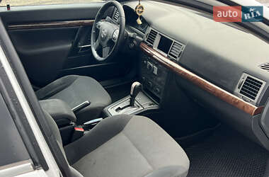 Универсал Opel Vectra 2004 в 