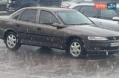 Седан Opel Vectra 1998 в Киеве