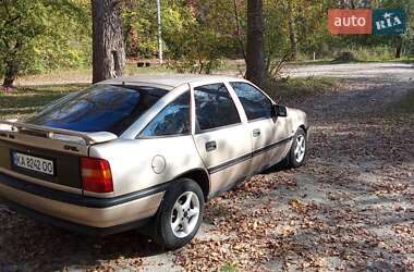 Лифтбек Opel Vectra 1992 в 