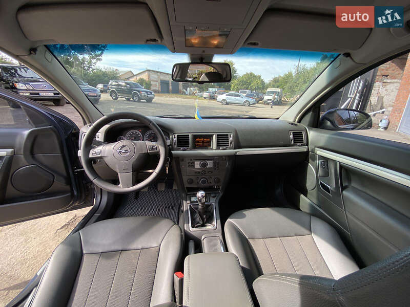 Седан Opel Vectra 2008 в Лебедине