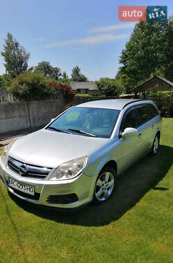 Универсал Opel Vectra 2004 в Шацке