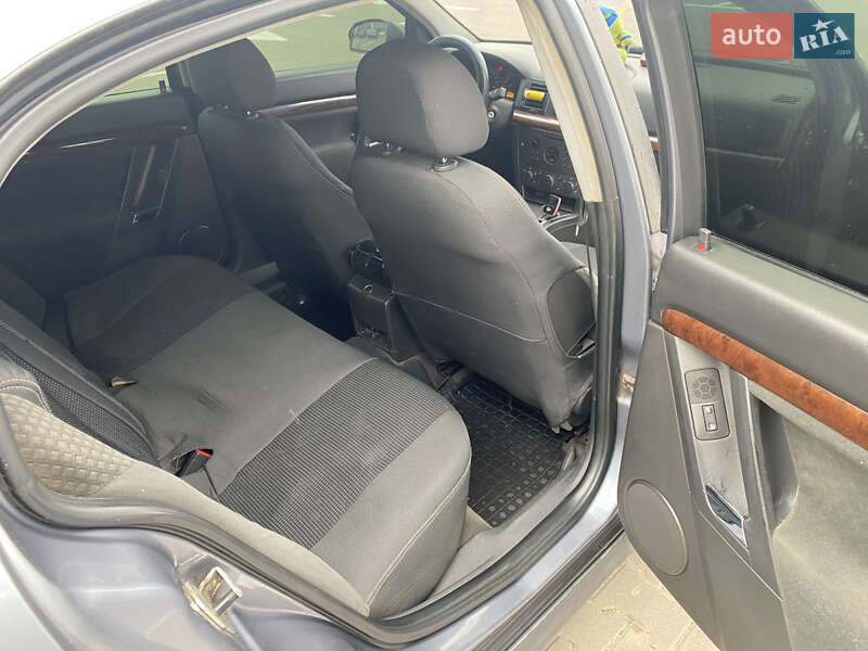 Седан Opel Vectra 2003 в Києві