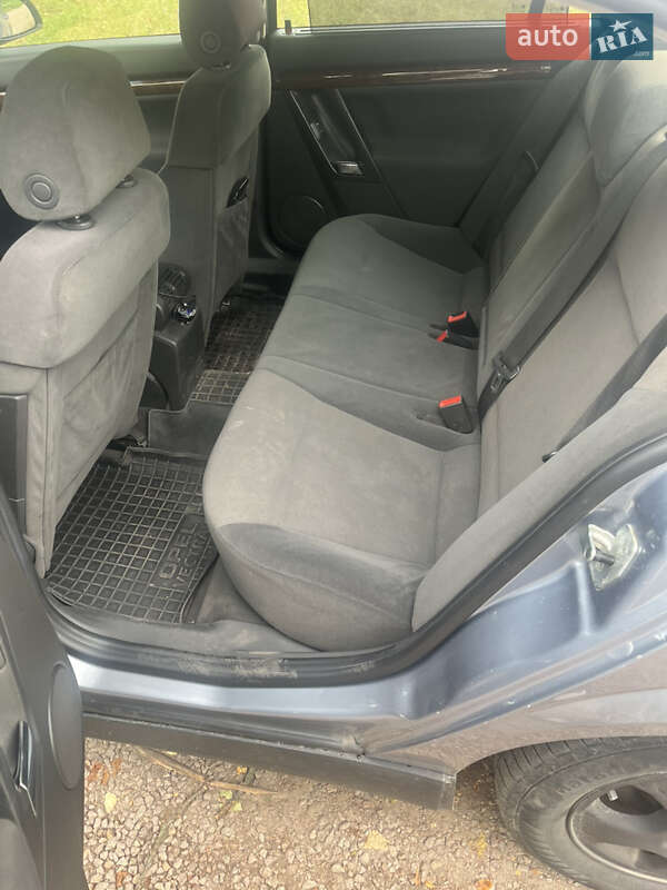 Седан Opel Vectra 2003 в Черняхові