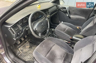Седан Opel Vectra 1996 в 