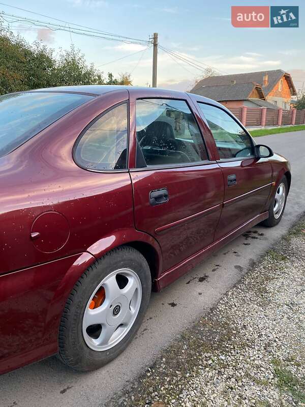 Седан Opel Vectra 1999 в Івано-Франківську фото 4 Седан Opel Vectra 1999 в Івано-Франківську