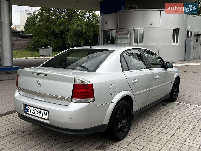 Седан Opel Vectra 2005 в Кременчуге