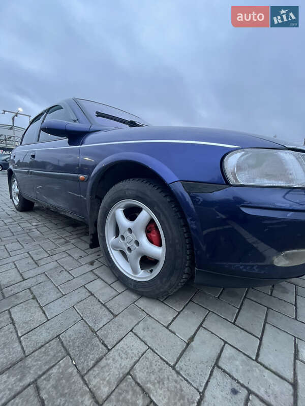 Седан Opel Vectra 1996 в Луцке