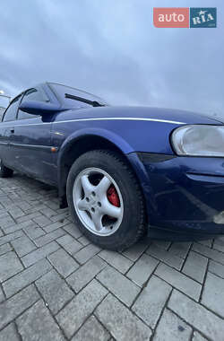 Седан Opel Vectra 1996 в 