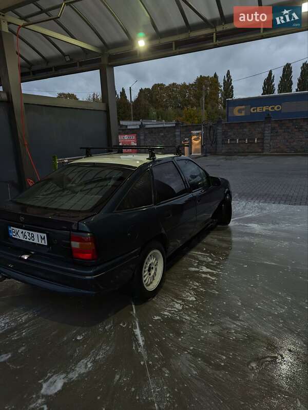 Лифтбек Opel Vectra 1994 в Ровно фото 8 Лифтбек Opel Vectra 1994 в Ровно