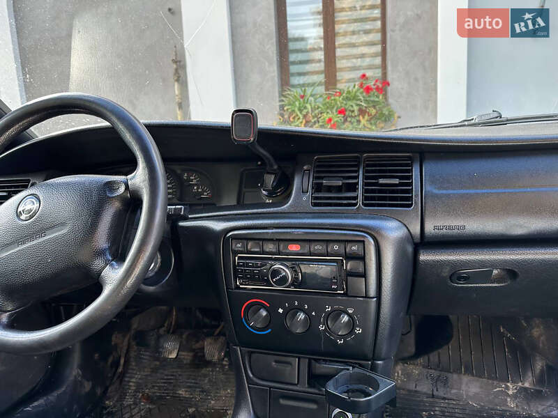 Седан Opel Vectra 1998 в Бродах