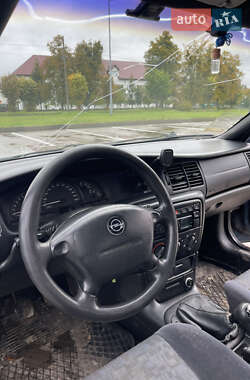 Седан Opel Vectra 1998 в 