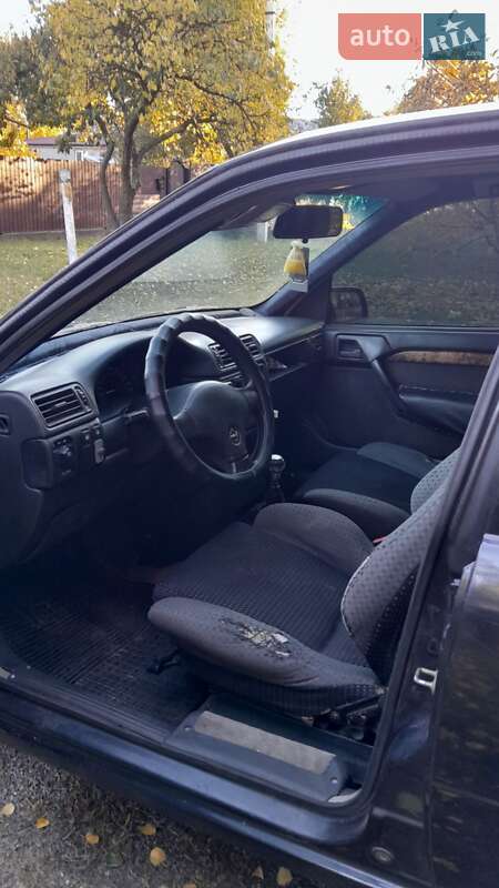 Седан Opel Vectra 1990 в Черкасах