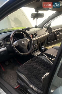Лифтбек Opel Vectra 2004 в 