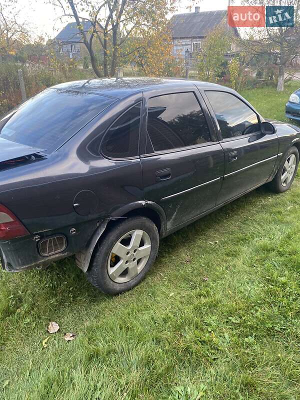 Седан Opel Vectra 1998 в Рокитном