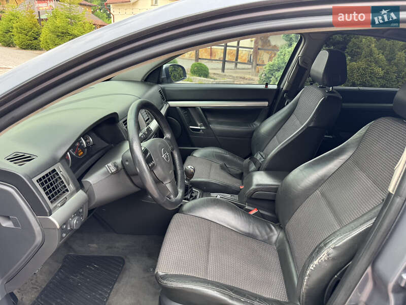 Седан Opel Vectra 2004 в Шепетовке