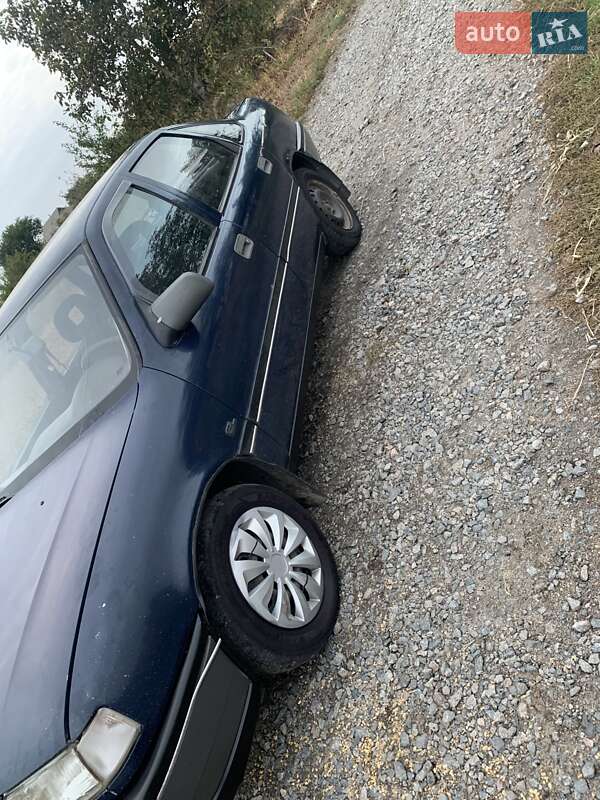 Седан Opel Vectra 1990 в Белой Церкви