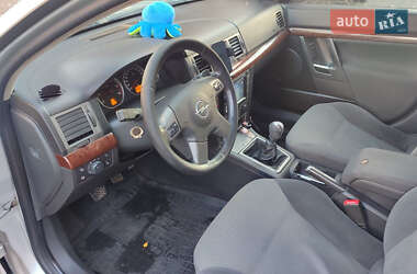 Универсал Opel Vectra 2005 в 