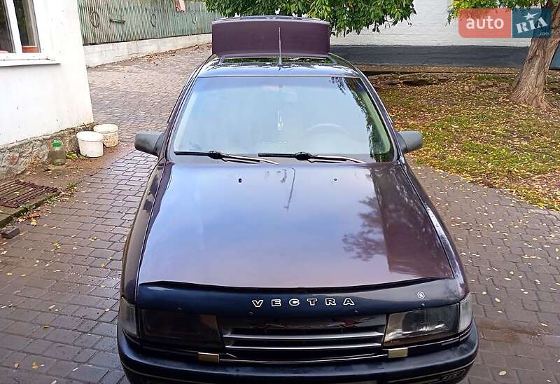 Седан Opel Vectra 1990 в Новоукраинке