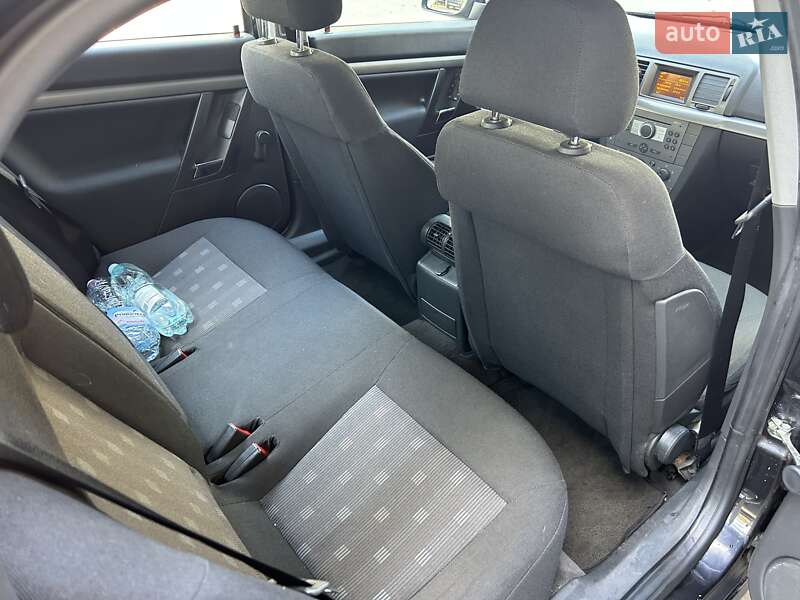 Седан Opel Vectra 2006 в Киеве