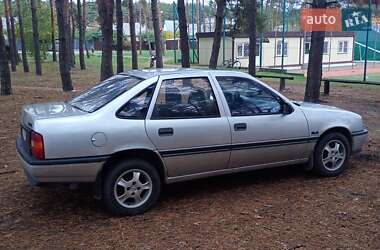 Седан Opel Vectra 1990 в  фото 5 Седан Opel Vectra 1990 в