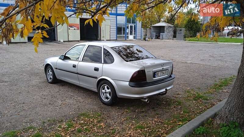 Седан Opel Vectra 1997 в Вознесенске