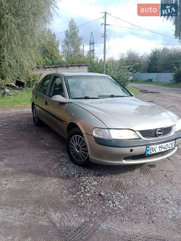 Седан Opel Vectra 1996 в Шептицькому