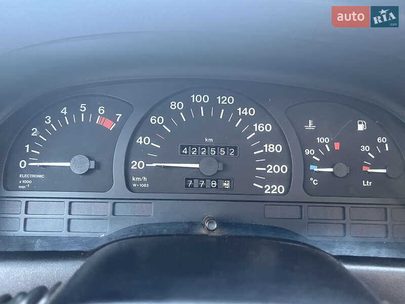 Седан Opel Vectra 1994 в Каменке-Бугской