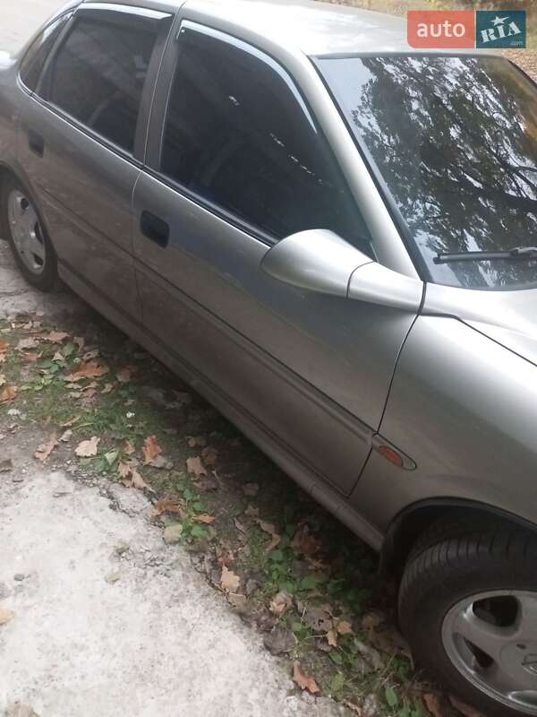 Седан Opel Vectra 1999 в Києві