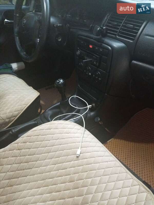 Седан Opel Vectra 1999 в Києві